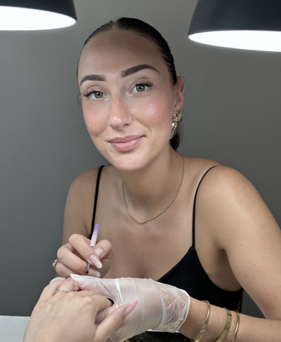 formatrice-onglerie-prothesiste-ongulaire-léa